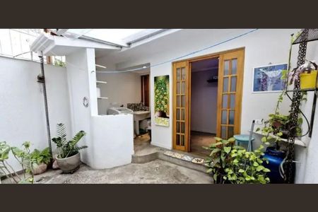 Casa à venda com 250m², 2 quartos e 1 vagaQuintal