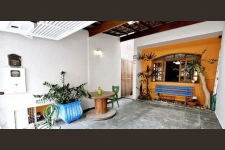 Casa à venda com 250m², 2 quartos e 1 vagaQuintal