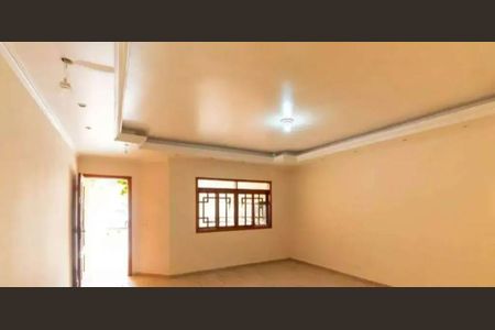 Casa à venda com 230m², 3 quartos e 4 vagasSala