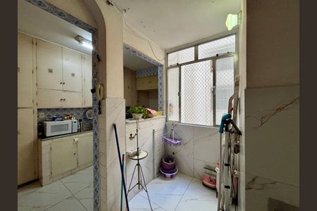 Apartamento à venda com 133m², 2 quartos e 1 vagaÁrea de serviço