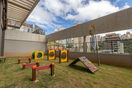 Apartamento à venda com 377m², 4 quartos e 4 vagas Apartamento à venda com 377m², 4 quartos e 4 vagasPet Place