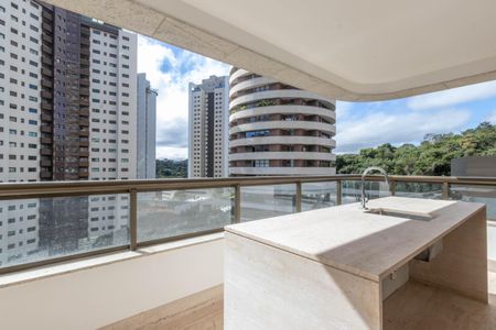 Apartamento à venda com 377m², 4 quartos e 4 vagas Apartamento à venda com 377m², 4 quartos e 4 vagasVaranda da Sala