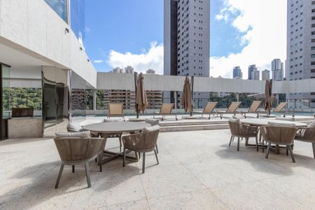 Apartamento à venda com 377m², 4 quartos e 4 vagas Apartamento à venda com 377m², 4 quartos e 4 vagasÁrea externa