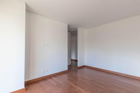 Apartamento à venda com 377m², 4 quartos e 4 vagas Apartamento à venda com 377m², 4 quartos e 4 vagasSuíte 3