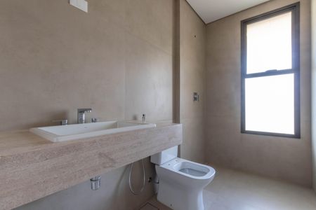 Apartamento à venda com 377m², 4 quartos e 4 vagas Apartamento à venda com 377m², 4 quartos e 4 vagasBanheiro da Suíte 3