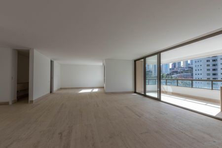 Apartamento à venda com 377m², 4 quartos e 4 vagas Apartamento à venda com 377m², 4 quartos e 4 vagasSala