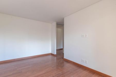 Apartamento à venda com 377m², 4 quartos e 4 vagas Apartamento à venda com 377m², 4 quartos e 4 vagasSuíte 2