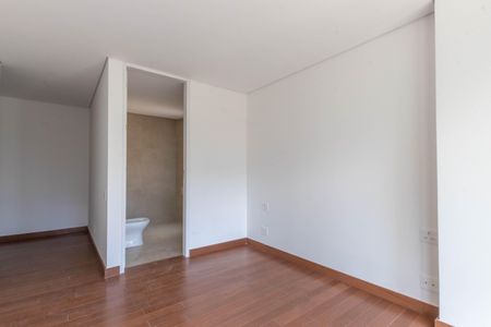 Apartamento à venda com 377m², 4 quartos e 4 vagas Apartamento à venda com 377m², 4 quartos e 4 vagasSuíte 4
