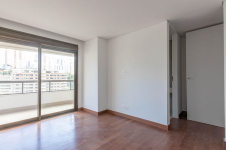 Apartamento à venda com 377m², 4 quartos e 4 vagas Apartamento à venda com 377m², 4 quartos e 4 vagasSuíte 3