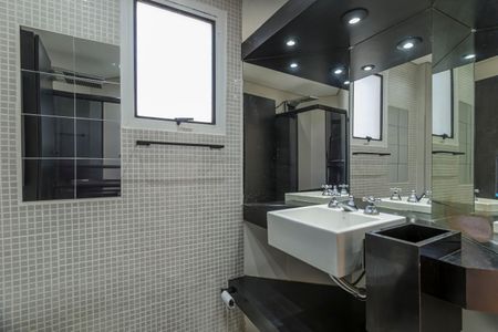 Apartamento para alugar com 80m², 2 quartos e 2 vagas Apartamento para alugar com 80m², 2 quartos e 2 vagasBanheiro 1