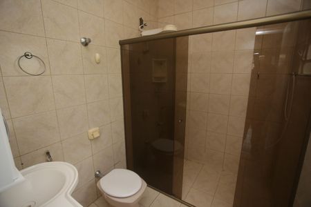 Casa à venda com 720m², 4 quartos e 2 vagasBanheiro 2