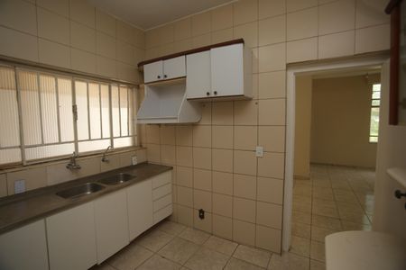 Casa à venda com 720m², 4 quartos e 2 vagasCozinha