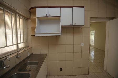 Casa à venda com 720m², 4 quartos e 2 vagasCozinha