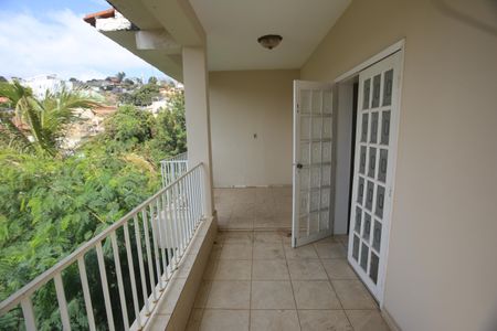 Casa à venda com 720m², 4 quartos e 2 vagasQuarto