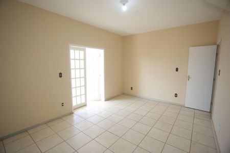 Casa à venda com 720m², 4 quartos e 2 vagasQuarto