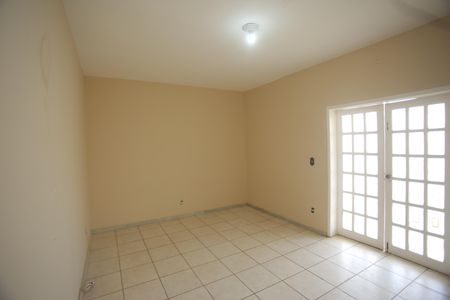 Casa à venda com 720m², 4 quartos e 2 vagasQuarto