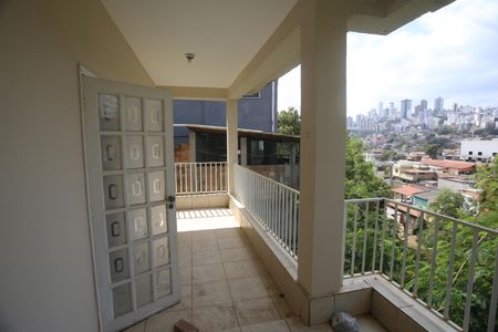 Casa à venda com 720m², 4 quartos e 2 vagasQuarto