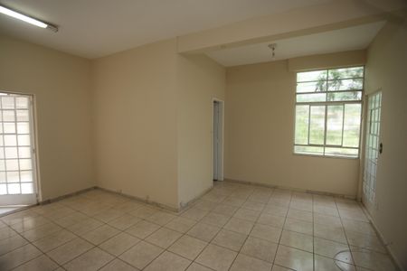 Casa à venda com 720m², 4 quartos e 2 vagasCopa