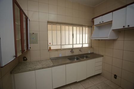 Casa à venda com 720m², 4 quartos e 2 vagasCozinha