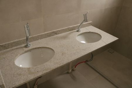 Apartamento à venda com 140m², 3 quartos e 2 vagasBanheiro da Suíte 1