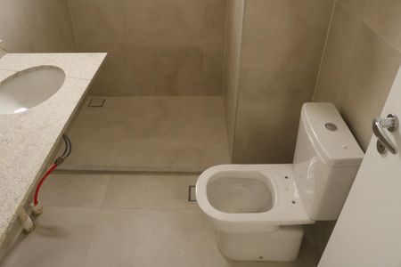 Apartamento à venda com 140m², 3 quartos e 2 vagasBanheiro da Suíte 1