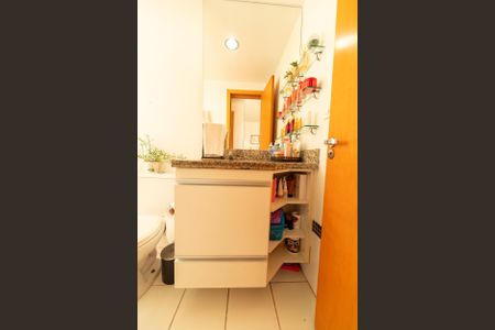 Apartamento à venda com 59m², 2 quartos e 1 vagaBanheiro Social