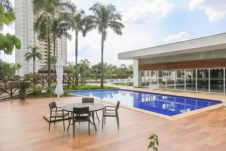 Apartamento à venda com 250m², 3 quartos e 3 vagasÁrea comum - Piscina