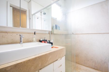 Apartamento à venda com 250m², 3 quartos e 3 vagasBanheiro da Suíte 2