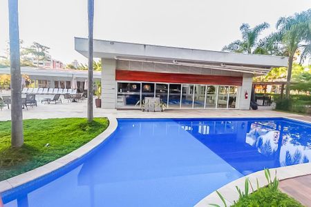 Apartamento à venda com 250m², 3 quartos e 3 vagasÁrea comum - Piscina