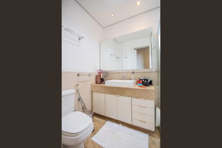 Apartamento à venda com 250m², 3 quartos e 3 vagasBanheiro da Suíte 2