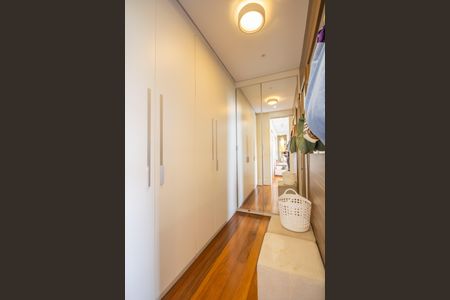 Apartamento à venda com 250m², 3 quartos e 3 vagasCloset da suíte 2