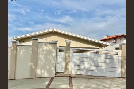 Casa à venda com 198m², 3 quartos e 4 vagasFoto 01