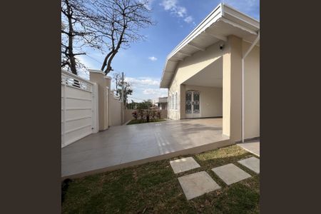 Casa à venda com 198m², 3 quartos e 4 vagasFoto 04