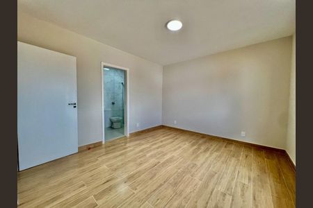 Foto 12 de casa à venda com 3 quartos, 198m² em Parque São Quirino, Campinas