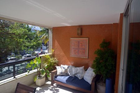 Apartamento à venda com 154m², 3 quartos e 2 vagasVaranda