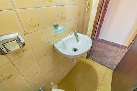 Casa à venda com 350m², 4 quartos e 5 vagas Casa à venda com 350m², 4 quartos e 5 vagasLavabo