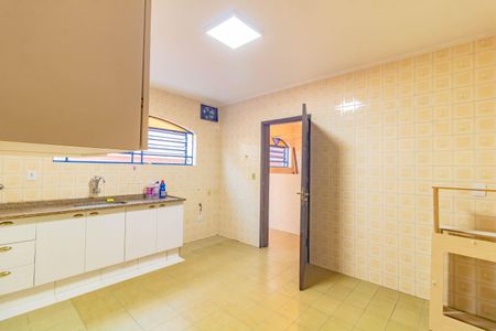 Casa à venda com 350m², 4 quartos e 5 vagas Casa à venda com 350m², 4 quartos e 5 vagasCozinha