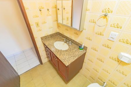 Casa à venda com 350m², 4 quartos e 5 vagas Casa à venda com 350m², 4 quartos e 5 vagasBanheiro