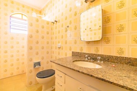 Casa à venda com 350m², 4 quartos e 5 vagas Casa à venda com 350m², 4 quartos e 5 vagasBanheiro da Suíte 2