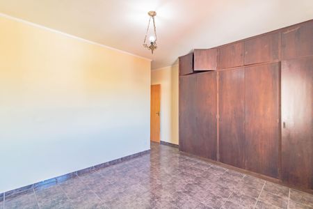 Casa à venda com 350m², 4 quartos e 5 vagas Casa à venda com 350m², 4 quartos e 5 vagasSuíte 2