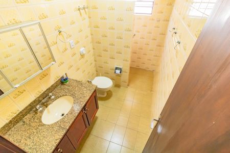 Casa à venda com 350m², 4 quartos e 5 vagas Casa à venda com 350m², 4 quartos e 5 vagasBanheiro