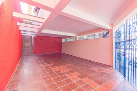 Casa à venda com 350m², 4 quartos e 5 vagas Casa à venda com 350m², 4 quartos e 5 vagasÁrea comum