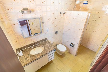 Casa à venda com 350m², 4 quartos e 5 vagas Casa à venda com 350m², 4 quartos e 5 vagasBanheiro da Suíte 1