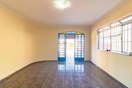 Casa à venda com 350m², 4 quartos e 5 vagas Casa à venda com 350m², 4 quartos e 5 vagasSala