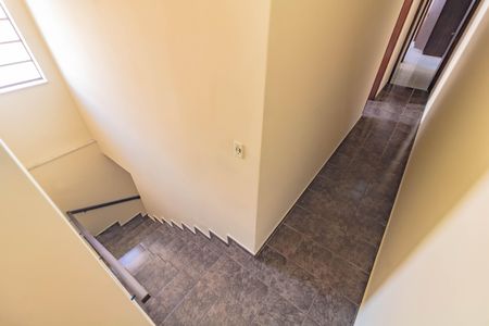 Casa à venda com 350m², 4 quartos e 5 vagas Casa à venda com 350m², 4 quartos e 5 vagasCorredor