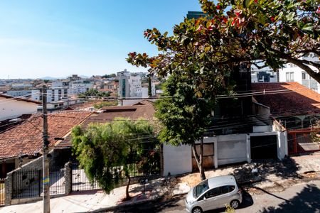 Vista da Sala de apartamento para alugar com 3 quartos, 81m² em Jaraguá, Belo Horizonte