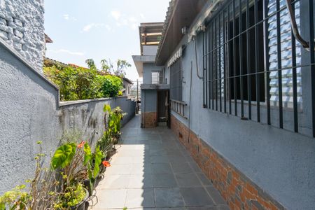 Casa à venda com 472m², 5 quartos e 1 vaga Casa à venda com 472m², 5 quartos e 1 vagaEntrada Casa 2