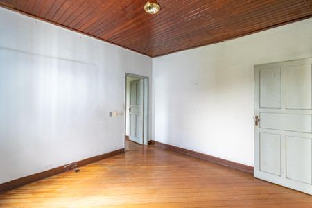 Casa à venda com 472m², 5 quartos e 1 vaga Casa à venda com 472m², 5 quartos e 1 vagaQuarto Casa 2