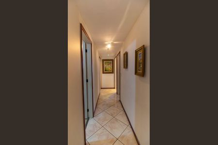 Corredor de apartamento à venda com 3 quartos, 87m² em Santa Rosa, Niterói