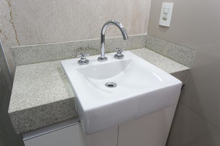 Apartamento à venda com 76m², 2 quartos e 1 vagaBanheiro Social